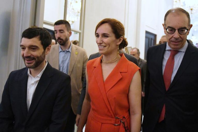 Sanidad crea una nueva estrategia farmacéutica para 