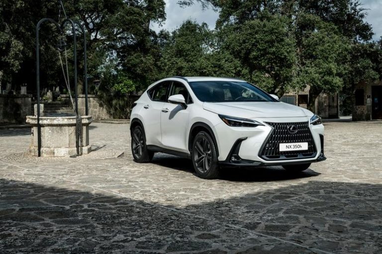 Lexus amplía su gama NX con nuevos acabados desde 55.400 euros