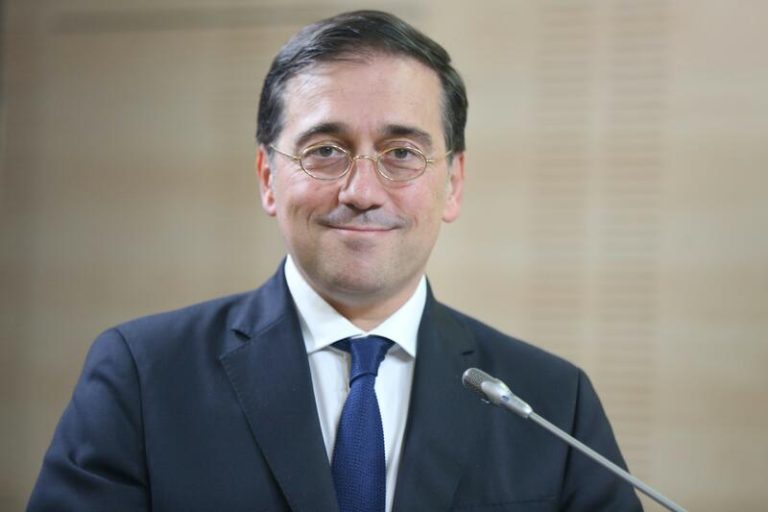 Albares viaja hoy a Gambia y Senegal para reforzar la cooperación en materia migratoria