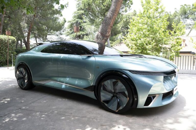 Dongfeng lanza en España el prototipo i-Cozy, su visión de la electricificación 