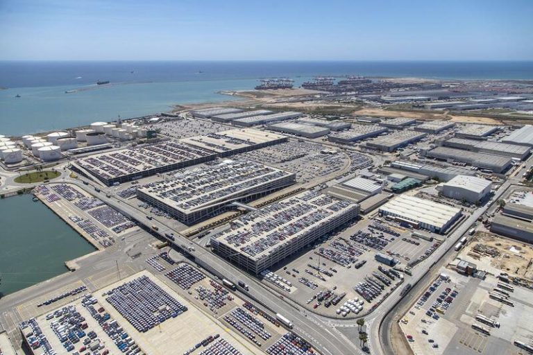 El Puerto de Barcelona aprueba convocar el concurso para otra terminal de vehículos