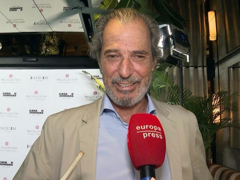 Javier García-Obregón celebra las buenas noticias en su familia tras años complicados