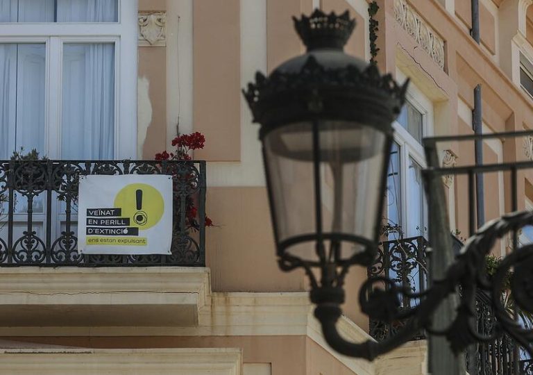 Alcaldesa de Valencia afirma que la ciudad está lejos de Barcelona sobre apartamentos turísticos