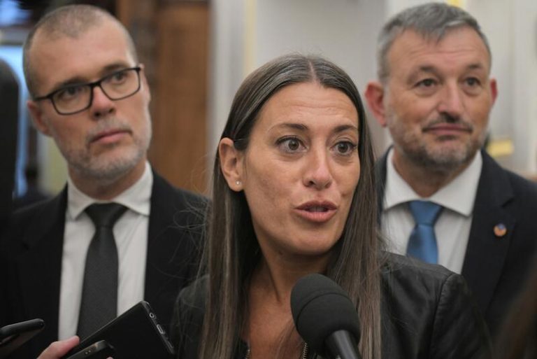 Nogueras desea rechazar la ley para el reparto de menores migrantes: 