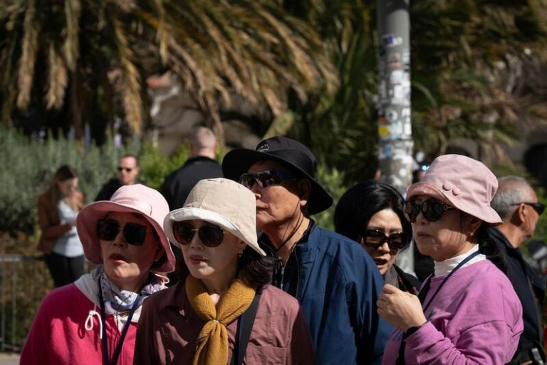 Barcelona desea subir a 4 euros la tasa turística en todas las modalidades de alojamiento