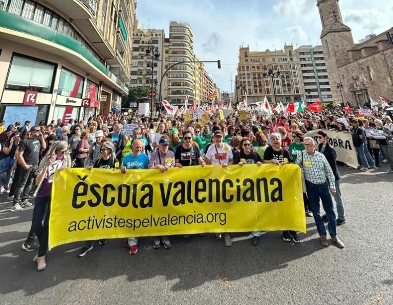 Escola Valenciana interpone un recurso contra ley de libertad educativa