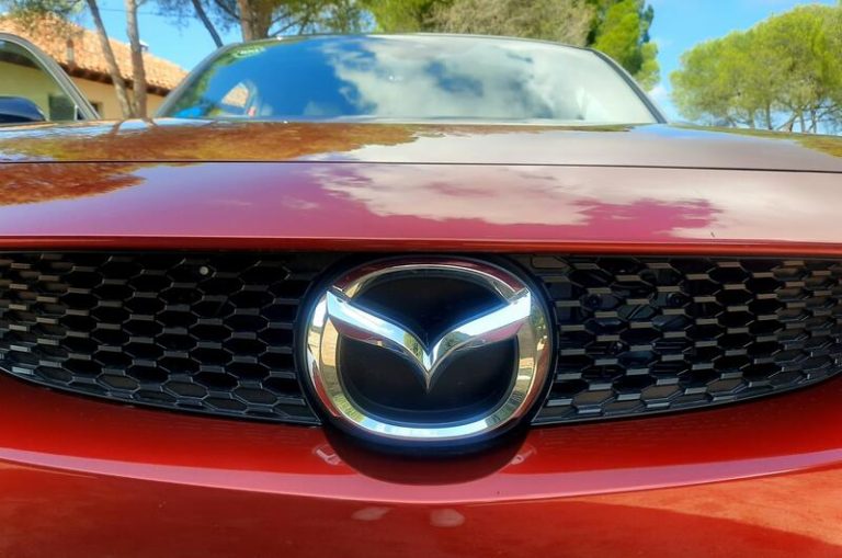 Mazda reanudará la producción y envíos de los modelos afectados por la crisis