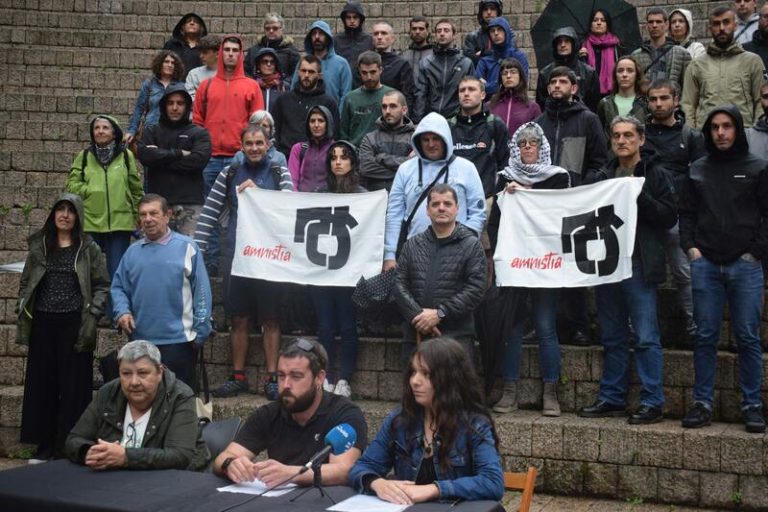 Denuncian que se niegan visitas a presos de ETA por no apoyar la 