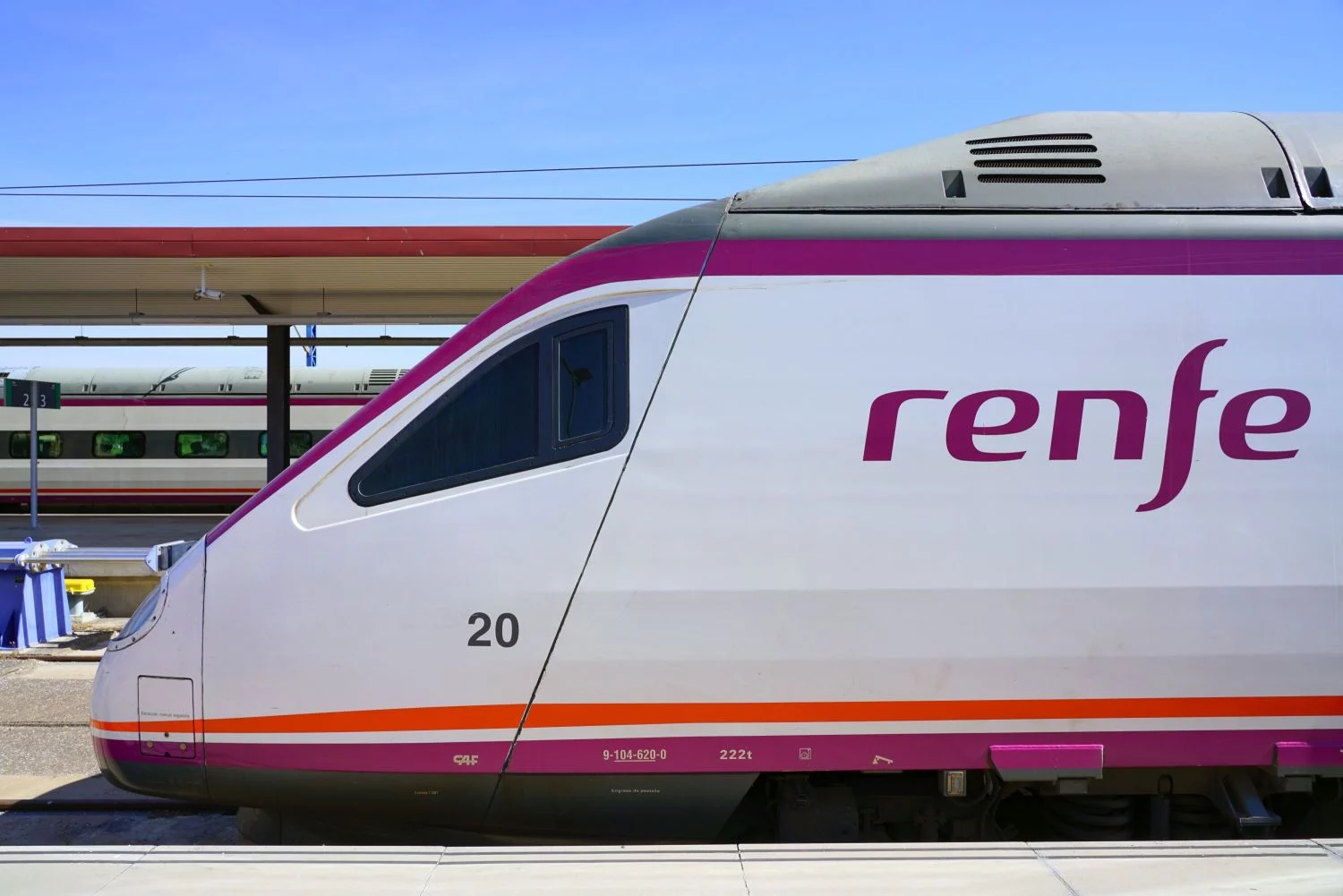 Renfe cambia las indemnizaciones si se retrasa un tren y así te afecta Renfe cambia las indemnizaciones si se retrasa un tren y así te afecta
