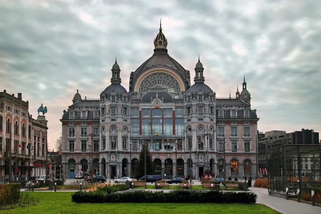 Amberes-Central: la catedral del ferrocarril en Bélgica