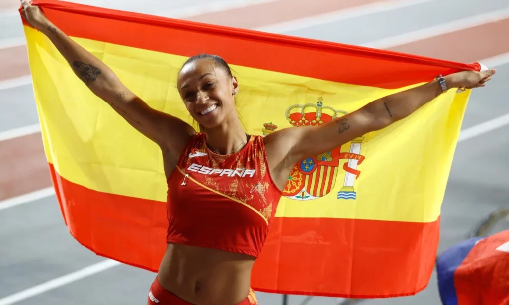 Ana Peleteiro toma decisión drástica tras el batacazo en Paris 2024 1 Ana Peleteiro víctima de insultos racistas por defender a España