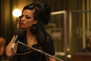 Back to Black: la extraordinaria historia de Amy Winehouse hacia la fama, también en Amazon