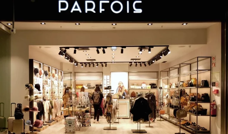 Blusas, vestidos, camisas y monos de Parfois de su última colección colorida