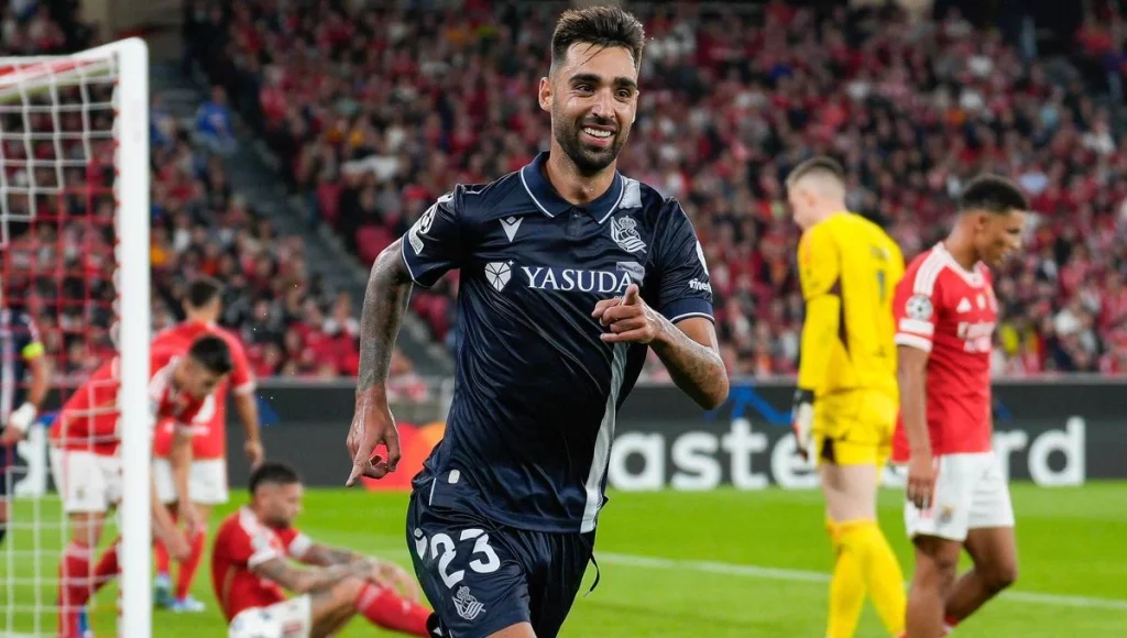 Tras Zubimendi, otro traspaso bomba en la Real Sociedad 1 Brais Méndez podría acompañar a Zubimendi en su salida de la Real Sociedad. Fuente: Agencias