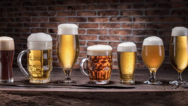 Caña, corto, penalti, champú… Las distintas formas de pedir una cerveza en España