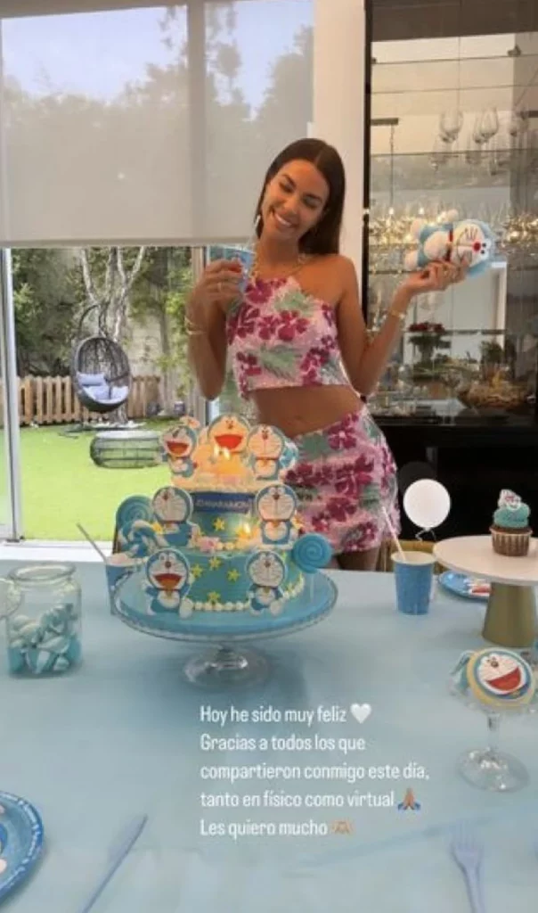 Joanna celebrando su cumpleaños junto a Dani Alves