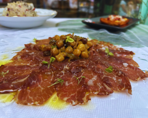 El restaurante Laurea, ejemplo de sostenibilidad, se asocia con Abrasador el Día Mundial del Medio Ambiente