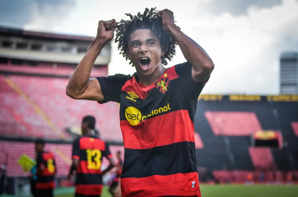 El tapado del Real Madrid para jubilar a Carvajal 11 Confianza en su desarrollo