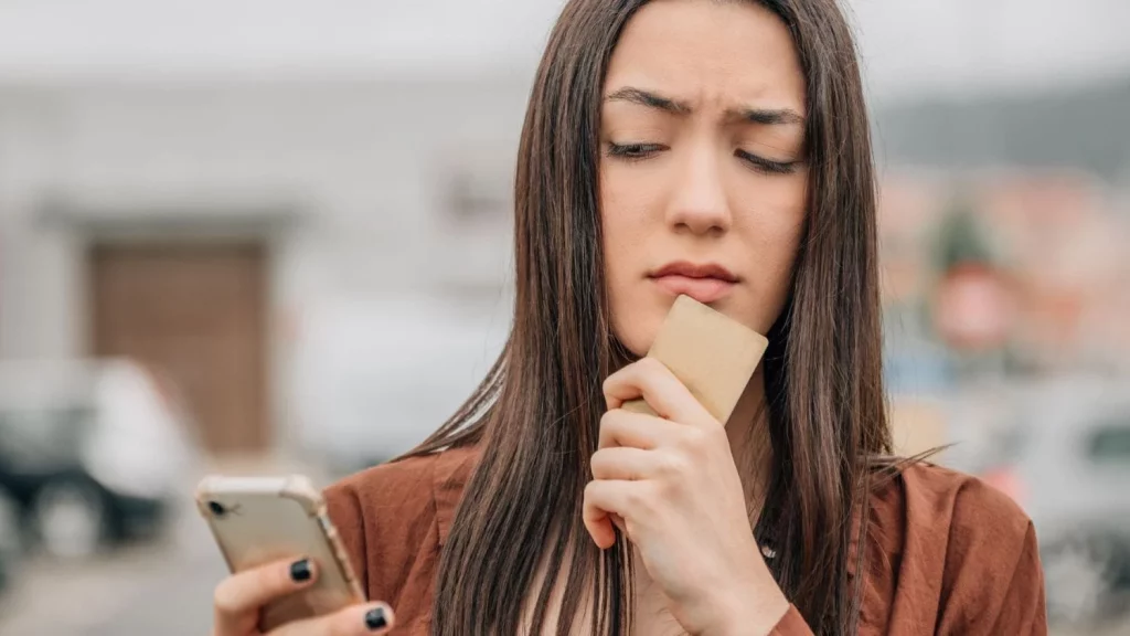 Consecuencias del "Sí": desde la suplantación de identidad hasta la autorización de transacciones financieras