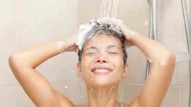 ¿Cuántas veces hay que lavarse el pelo a la semana? Un experto contesta