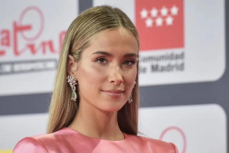 Desde 26 euros tienes en Bershka, Tommy Hilfiger o Zara los pantalones más bonitos de María Pombo