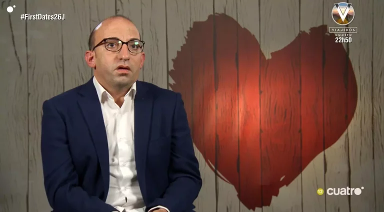 Extraña cita en ‘First Dates’ entre una soltera y un directivo de fútbol que parece de ‘Mortadelo y Filemón’