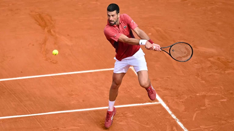 Djokovic quiere cortar cabezas en Roland Garros: señala culpables de su lesión