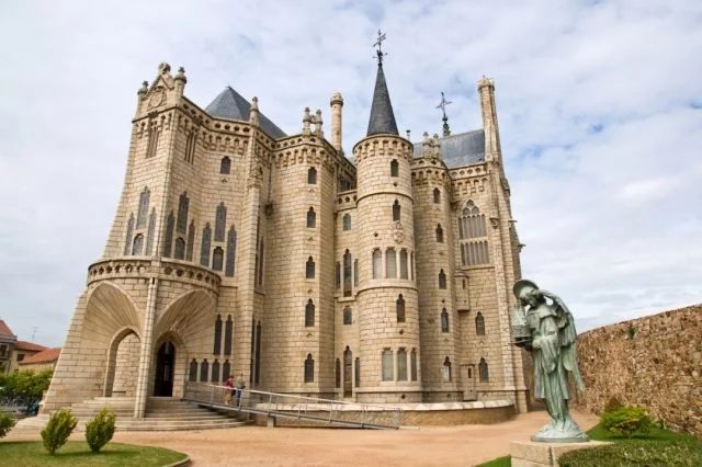 Descubre la obra desconocida de Gaudí en Castilla y León 50 El Palacio Escondido: Una nueva era para el Palacio Episcopal de Astorga