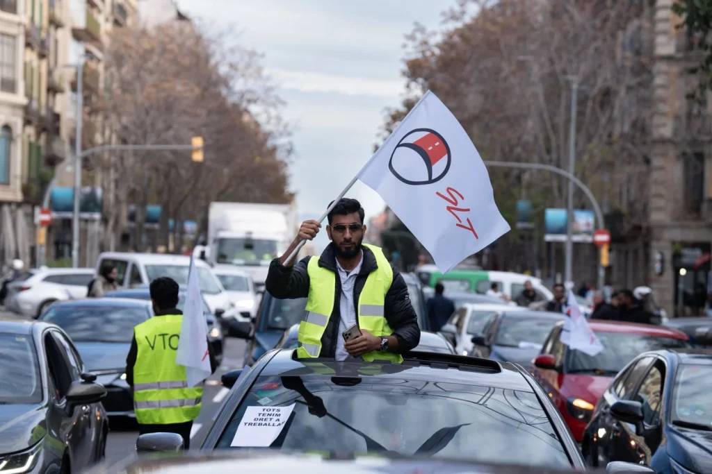 Uber y Cabify afrontan las protestas sindicales tras la firma del convenio en Madrid 1 EuropaPress 5605921 trabajador sector vtc manifestacion 28 noviembre 2023 barcelona catalunya