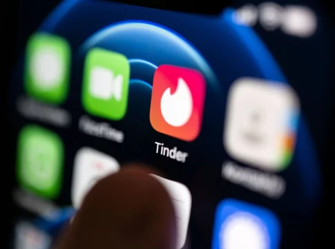 Los usuarios buscan ayuda en Wallapop para triunfar en Tinder