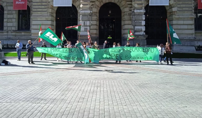 Los conductores de Uber en Bilbao aumentan la presión mientras se alarga la crisis en Madrid