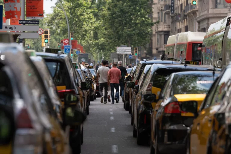 Los taxis se preparan para abandonar Barcelona por 24 horas