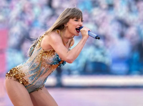 A pesar de sus estrategias, Taylor Swift está por ceder su primer puesto en ventas a una de sus herederas al trono del pop