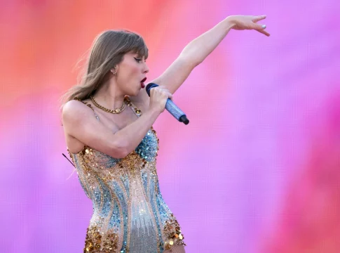 La UE acaba con los precios dinámicos de Ticketmaster tras el caos de Oasis y Taylor Swift