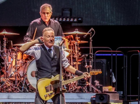 El cantante Bruce Springsteen, durante su actuación en el Estadio Civitas Metropolitano, a 12 de junio de 2024, en Madrid (España). Springsteen comienza la pequeña gira que tiene planteada por España.