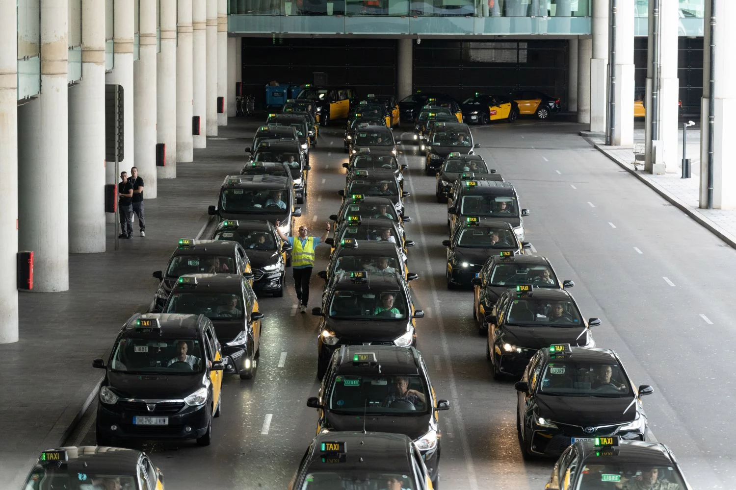 Las protestas de los taxis de Barcelona podrían tomar el Prat en los próximos días