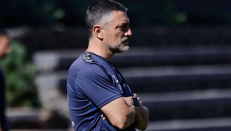 García Pimienta frena salida cantada del Sevilla FC