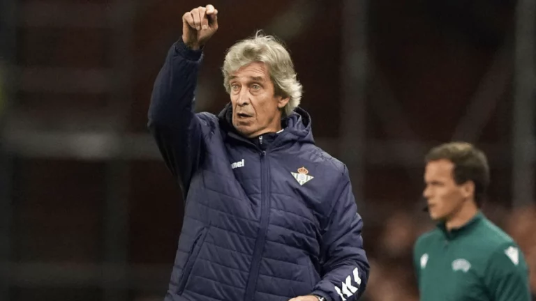 Pellegrini ya tiene una baja segura para la visita del Betis a Osasuna