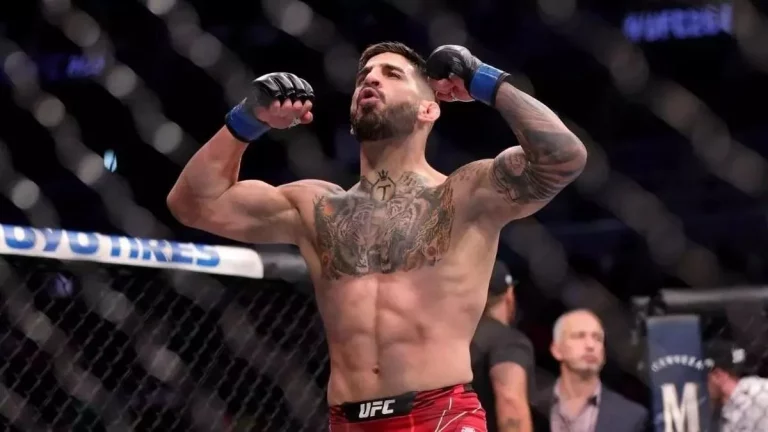 La frase desesperada de Topuria para seducir a Holloway