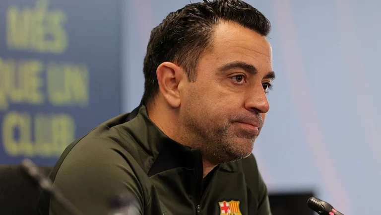 Cumbre secreta Xavi - Hansi Flick agita el FC Barcelona