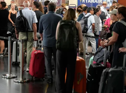 Los aeropuertos no están preparados para otro año de «turismo de venganza» Los aeropuertos no están preparados para otro año de «turismo de venganza»