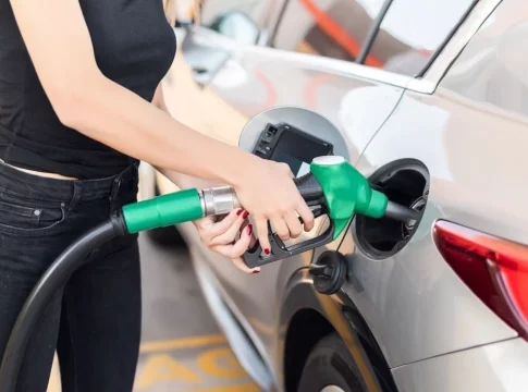 Los precios de los carburantes continúan su tendencia a la baja Los precios de los carburantes continúan su tendencia a la baja