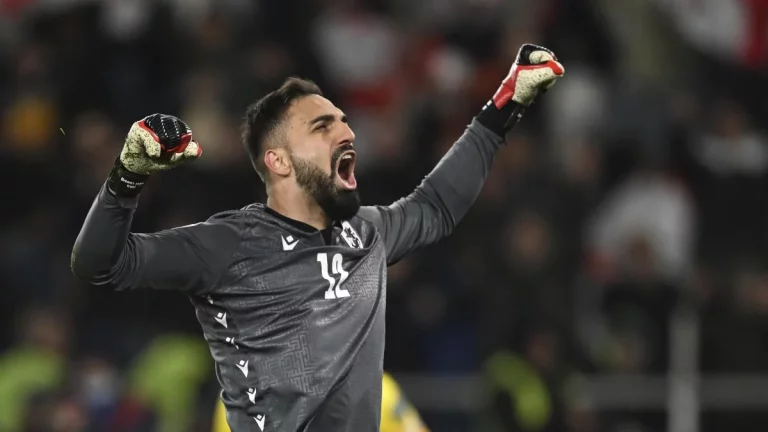 Mamardashvili recibe el premio gordo tras ignorar a Newcastle y Atlético