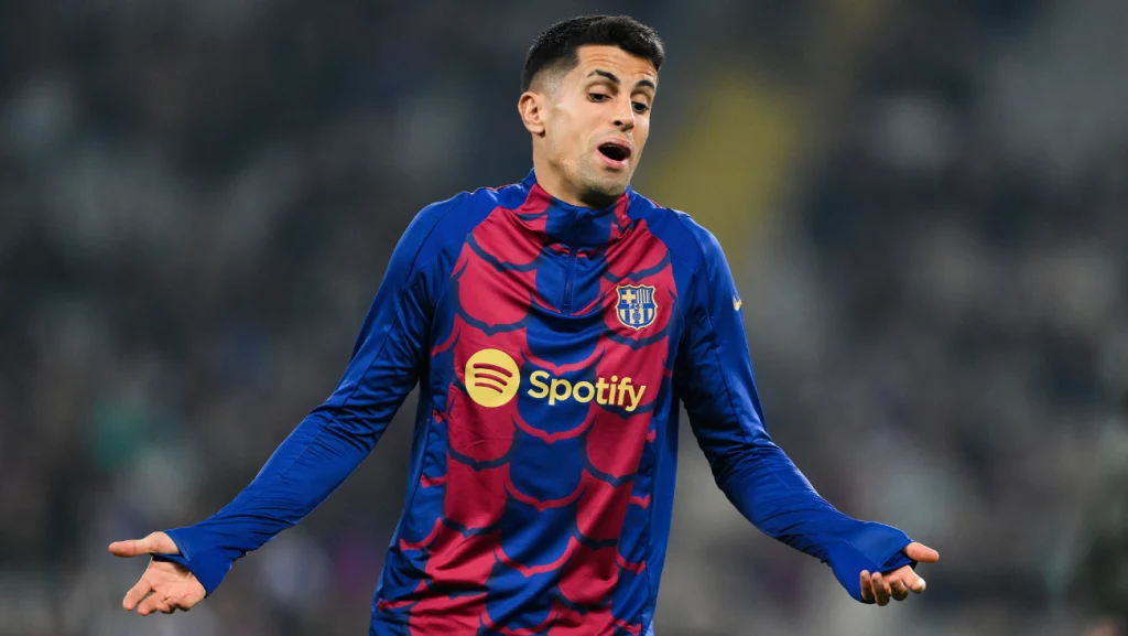 Manchester City y Barcelona acercan posturas por Joao Cancelo