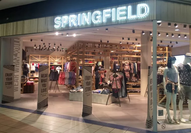 Más baratos que en Zara, Springfield revoluciona tu verano con estos 7 vestidos en menos de 20 euros