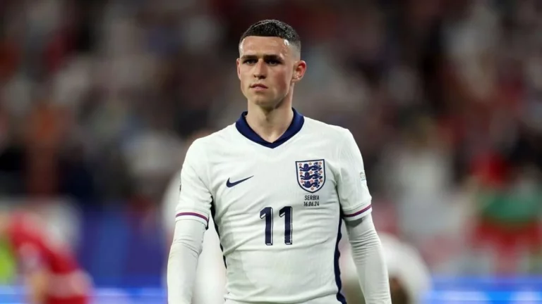 Phil Foden se va de la concentración de Inglaterra