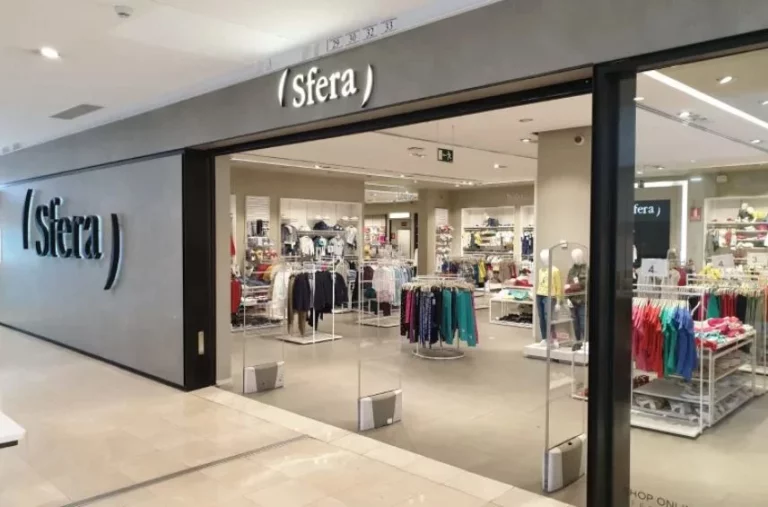 Por menos de 16 euros lleva estas 8 blusas fresquitas de Sfera y vive el verano con elegancia