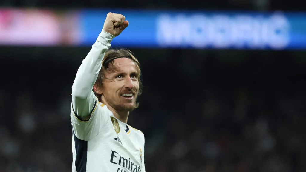 Renovaciones cruciales: Modric y Lucas Vázquez renuevan con el Real Madrid