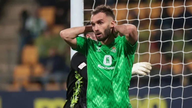 River Plate deja tirado a Pezzella y al Betis