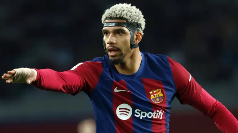 Ronald Araújo se convierte en un problema para el FC Barcelona